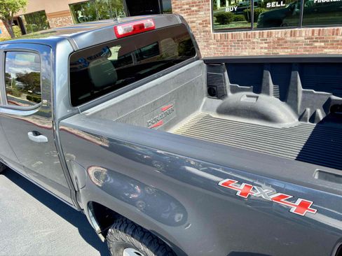 Used 2017 Chevrolet Colorado W/T w/ WT Convenience Package image 11