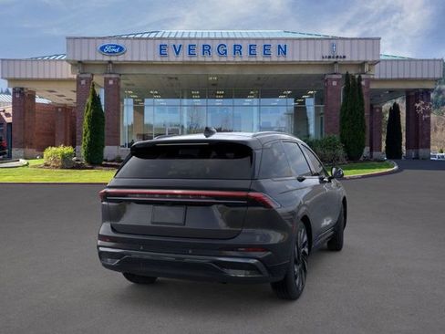 New 2026 Lincoln Nautilus Reserve w/ Jet Appearance Package AWD/4WD image 8