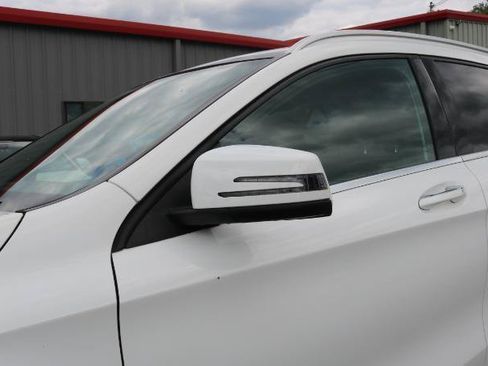 Used 2020 Mercedes-Benz GLA 250 4MATIC w/ Premium Package image 4