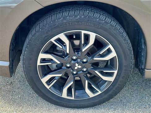 Used 2018 Mitsubishi Outlander SEL image 8