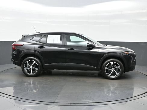 Used 2024 Chevrolet Trax RS w/ Driver Confidence Package FWD image 10