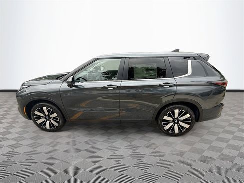New 2026 Mitsubishi Outlander SE image 4