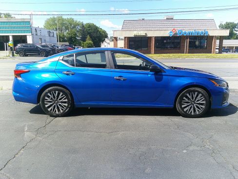 Used 2025 Nissan Altima 2.5 SV FWD image 6