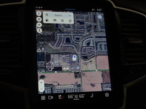 Used 2024 Volvo XC90 B6 Plus w/ Protection Package Premier image 9