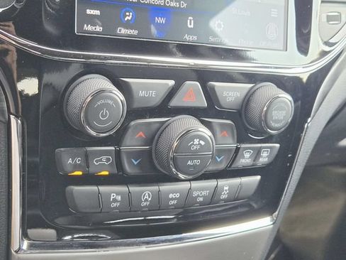 Used 2020 Jeep Grand Cherokee Altitude AWD/4WD image 26