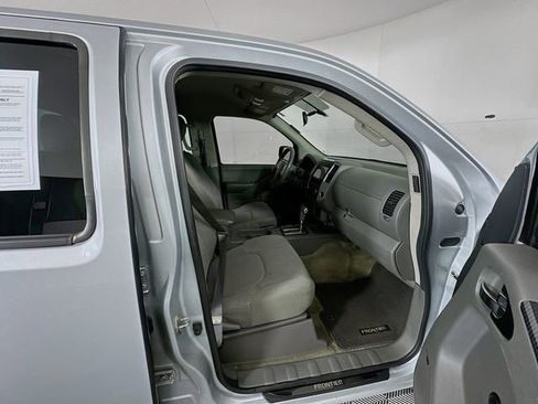 Used 2018 Nissan Frontier SV image 26
