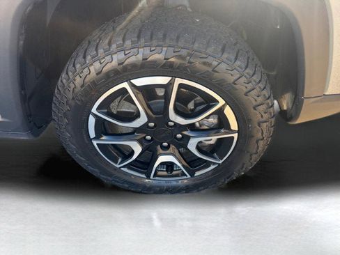 Used 2024 Jeep Compass Trailhawk image 9