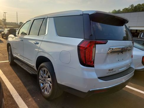 Used 2021 GMC Yukon SLT w/ SLT Luxury Plus Package RWD image 4