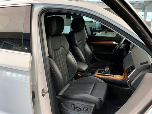 Used 2023 Audi Q5 2.0T Premium Plus w/ Premium Plus Package AWD/4WD image 9