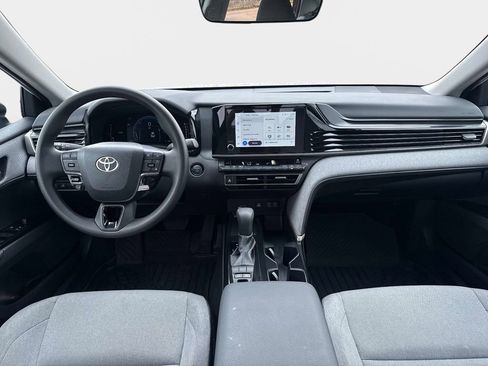 Used 2025 Toyota Camry LE w/ Convenience Package image 13