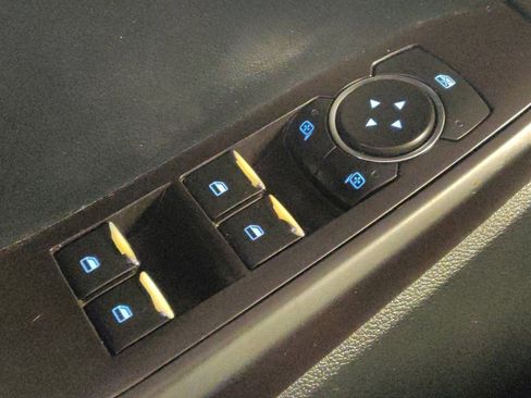 Used 2020 Ford Explorer XLT image 27