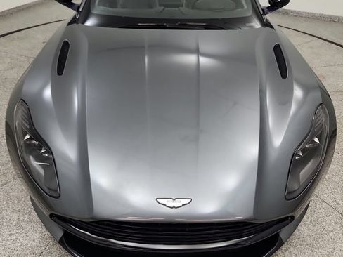 Used 2019 Aston Martin DB11 Volante RWD image 12