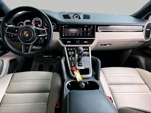 Used 2022 Porsche Cayenne GTS AWD/4WD image 16