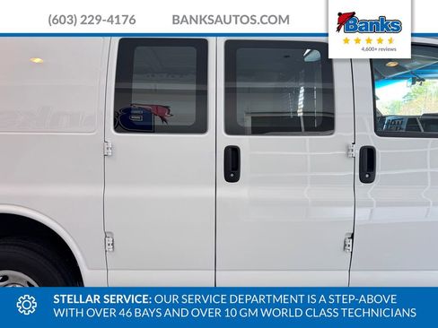 Used 2024 Chevrolet Express 2500 w/ Driver Convenience Package RWD image 8