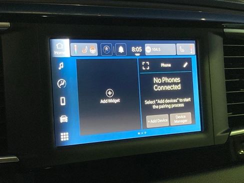 Used 2022 Chrysler Voyager LX image 21