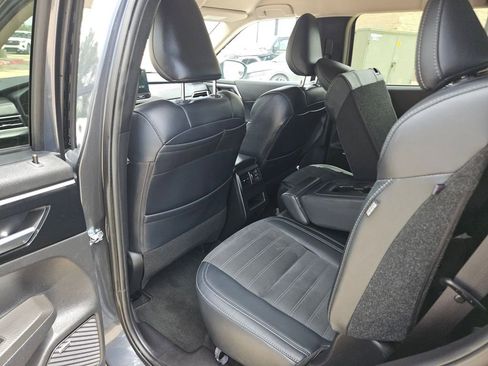 Used 2025 Mitsubishi Outlander SE AWD/4WD image 28