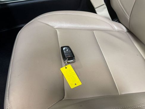 Used 2023 Ford Explorer XLT w/ Equipment Group 202A image 20