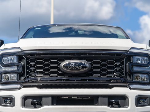 Used 2025 Ford F350 Lariat w/ Black Appearance Package AWD/4WD image 41