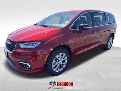 New 2025 Chrysler Pacifica Select