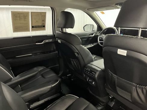 Used 2023 Hyundai Palisade Limited FWD image 16