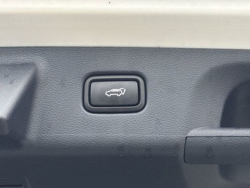 Used 2022 Hyundai Palisade Calligraphy image 23