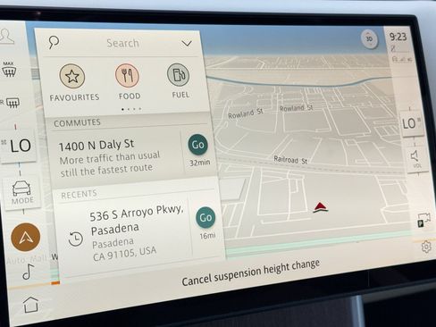 Certified 2025 Land Rover Range Rover SE AWD/4WD image 22