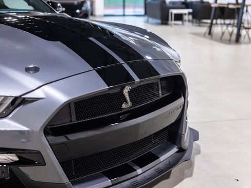 Used 2022 Ford Mustang Shelby GT500 w/ Carbon Fiber Track Pack RWD image 23