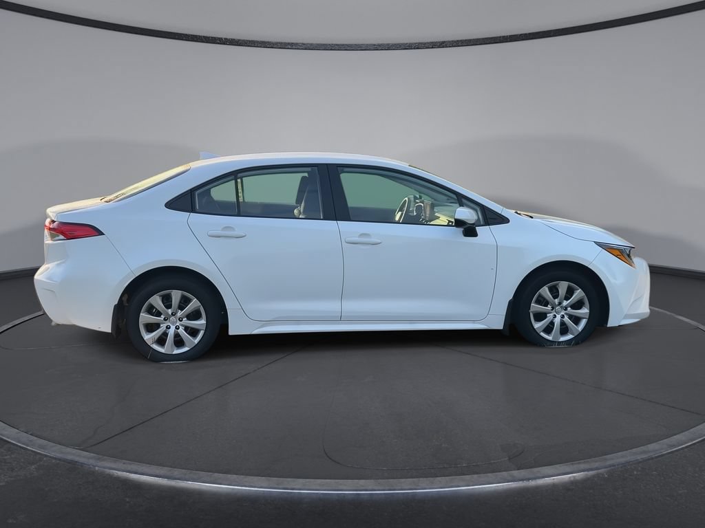 Used 2026 Toyota Corolla LE FWD image 9