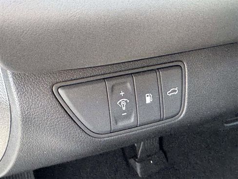 Certified 2026 Genesis G70 2.5T Prestige image 16