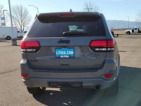 Used 2021 Jeep Grand Cherokee Laredo X image 7