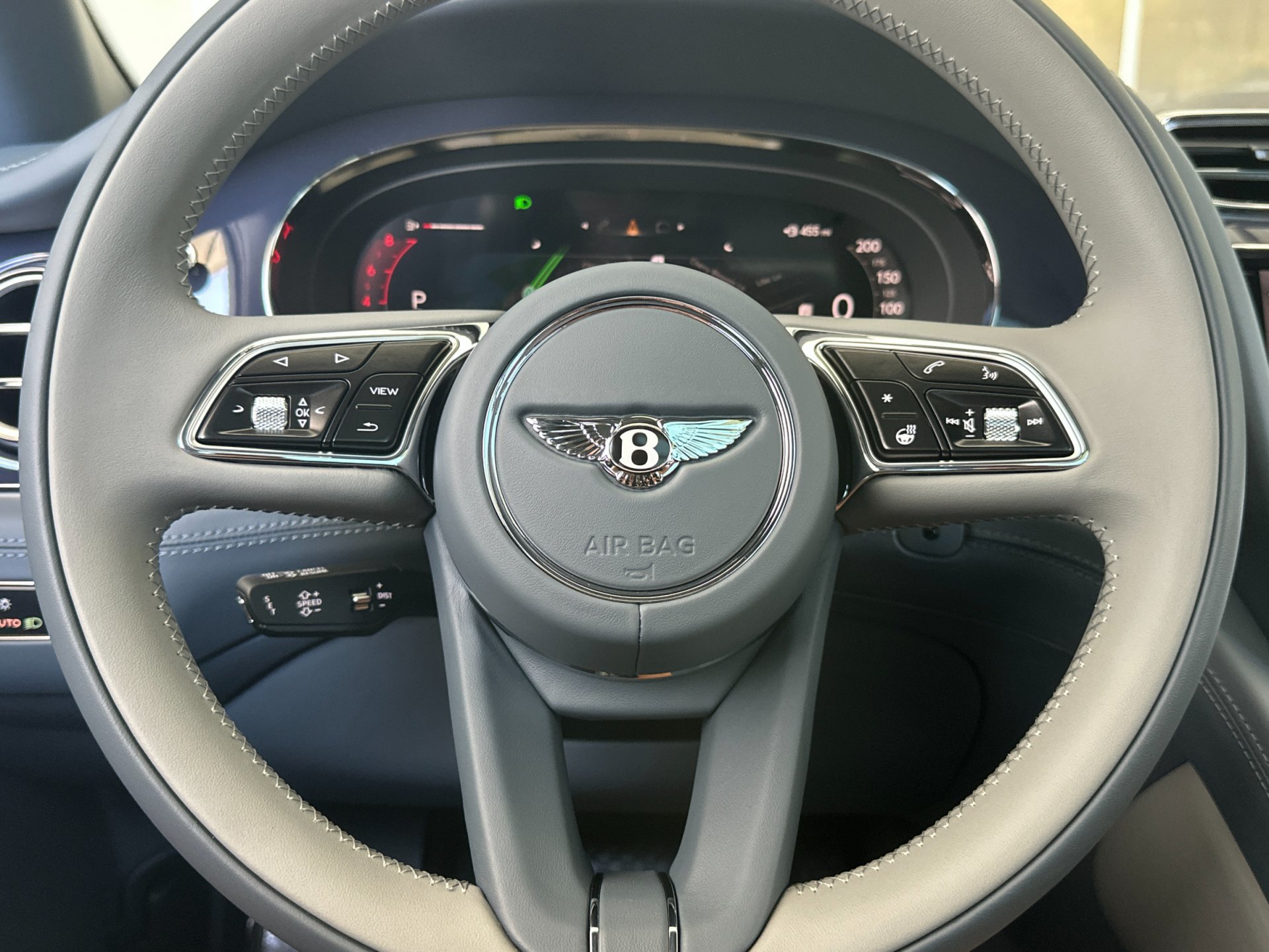Used 2026 Bentley Bentayga Extended Wheelbase AWD/4WD image 27