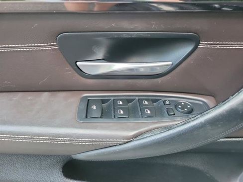 Used 2016 BMW M4 Convertible image 5