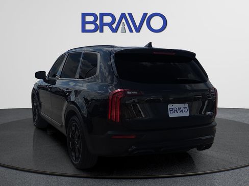 Used 2022 Kia Telluride SX w/ SX Prestige Package AWD/4WD image 3