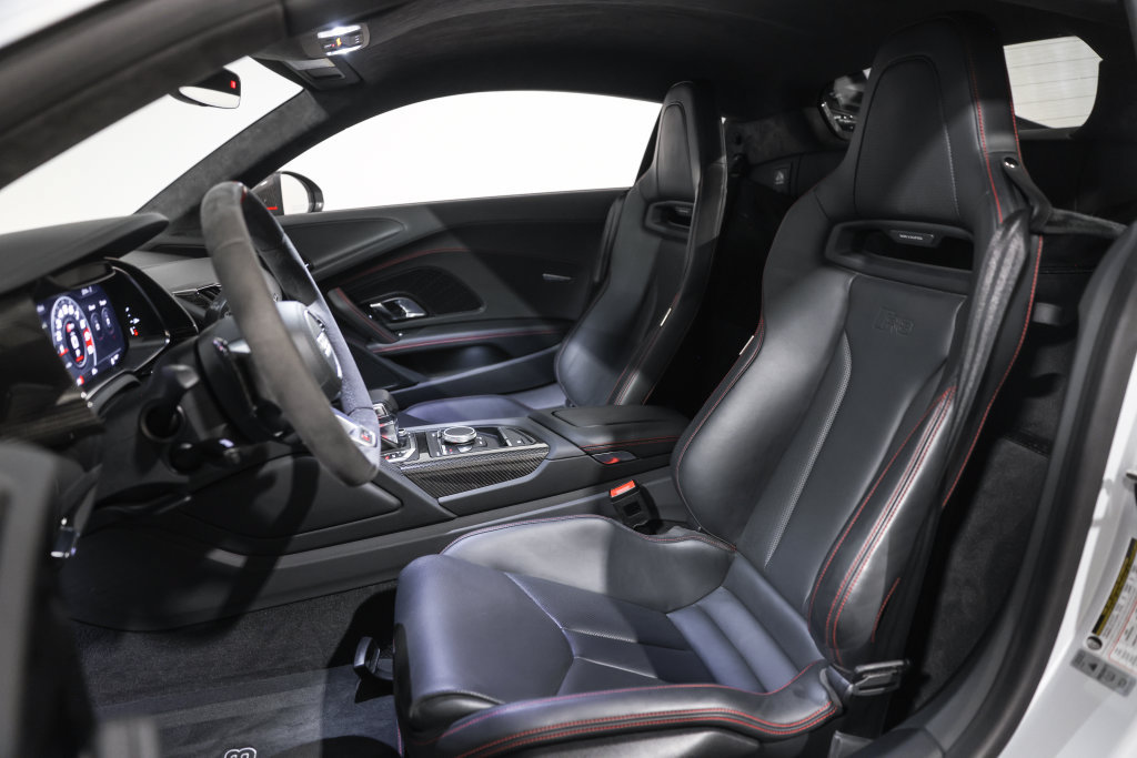 Used 2018 Audi R8 V10 plus w/ Full Leather Package AWD/4WD image 30