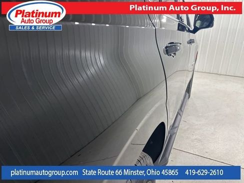 Used 2022 Chevrolet Tahoe LT w/ Luxury Package AWD/4WD image 39