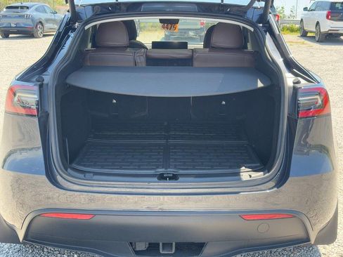Used 2024 Tesla Model Y Long Range AWD/4WD image 11