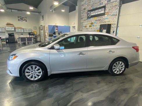 Used 2017 Nissan Sentra S FWD image 4