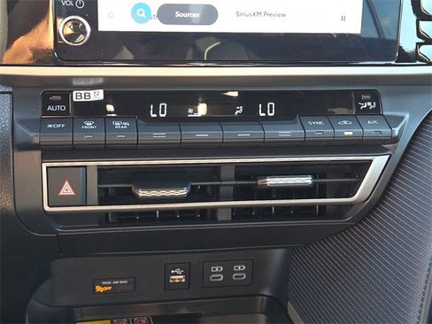 Used 2025 Toyota Camry SE image 22