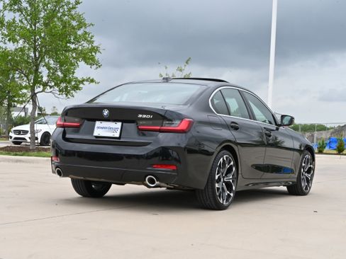 Certified 2025 BMW 330i Sedan RWD image 9