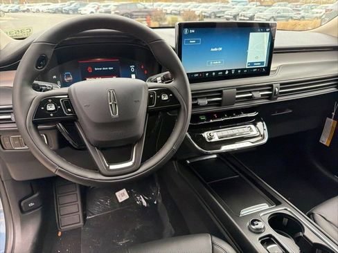 New 2026 Lincoln Corsair Premiere image 9