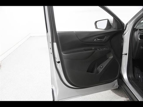 Used 2019 Chevrolet Equinox LT FWD image 4