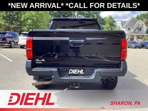 Used 2025 Toyota Tacoma SR AWD/4WD image 7