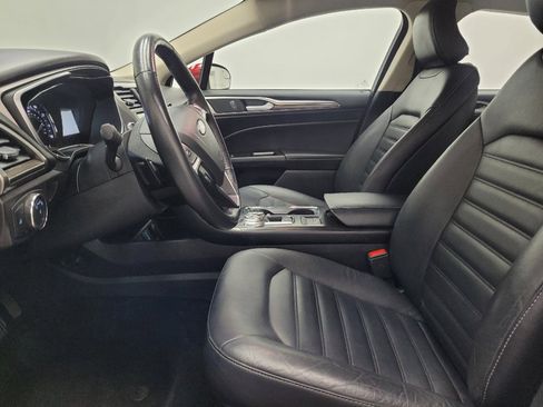 Used 2018 Ford Fusion SE w/ Fusion SE Technology Package FWD image 17