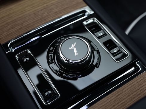 New 2026 Rolls-Royce Spectre image 25