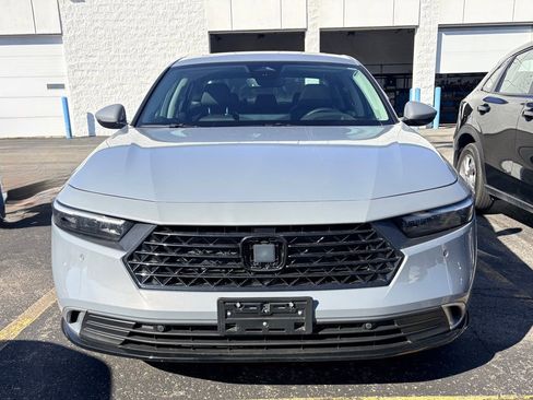 Used 2024 Honda Accord Touring image 2