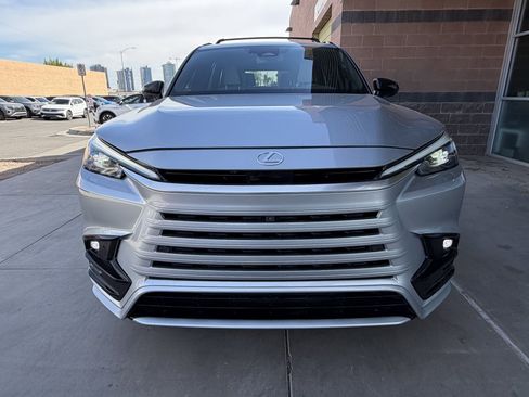 Used 2024 Lexus TX 500h AWD image 10