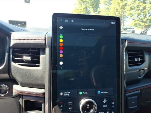 Used 2022 Ford Expedition Limited image 13