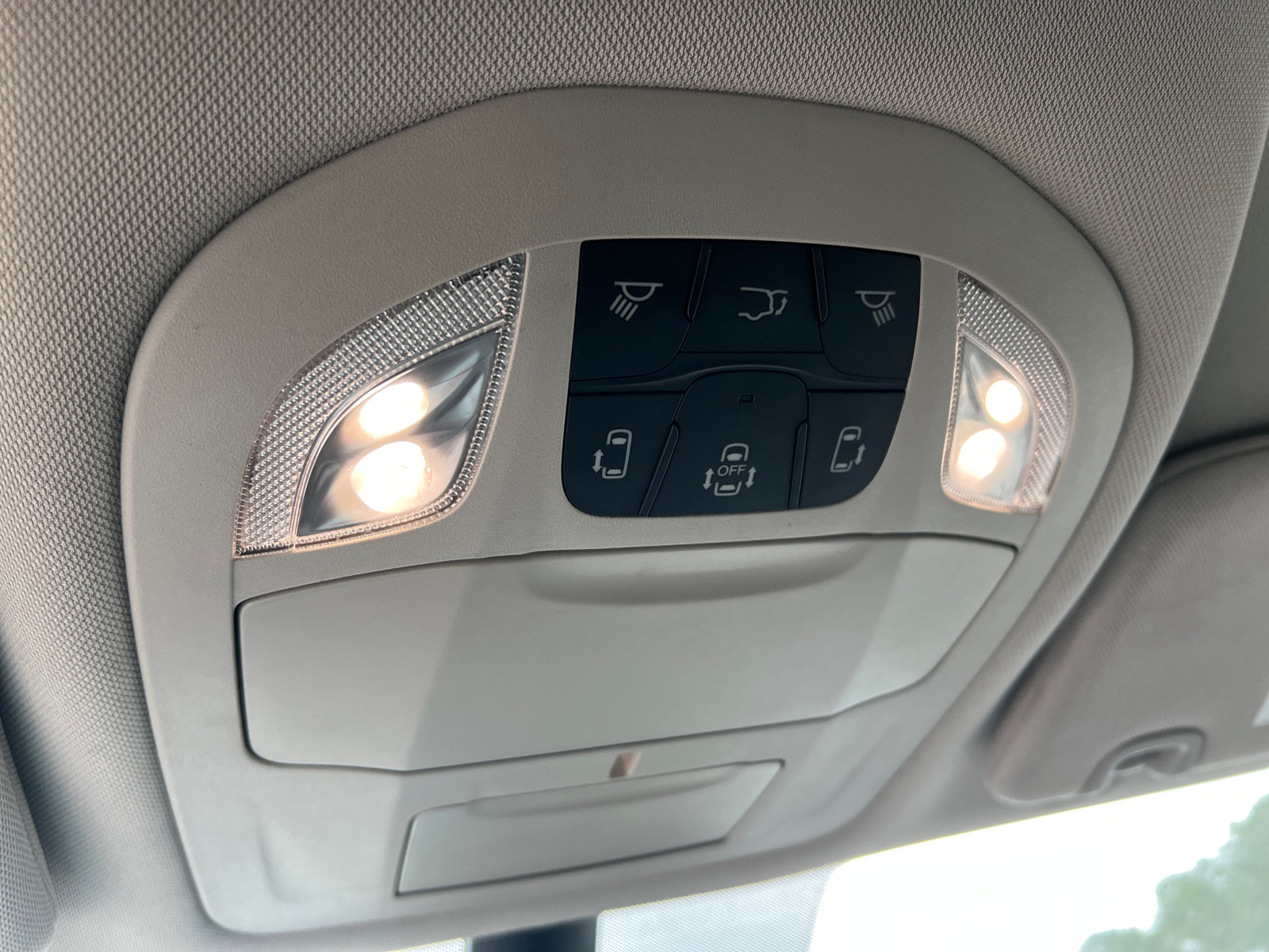 Used 2024 Chrysler Pacifica Touring-L FWD image 26