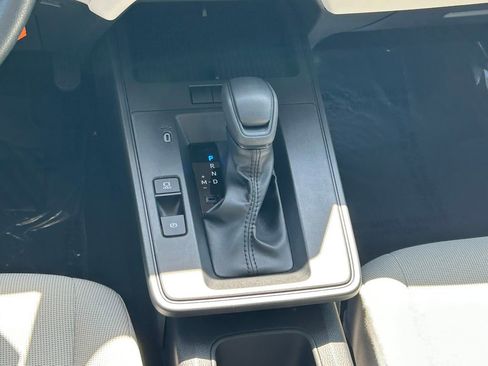 Used 2026 Toyota Corolla Cross L image 19