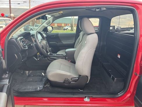 Used 2023 Toyota Tacoma SR image 15